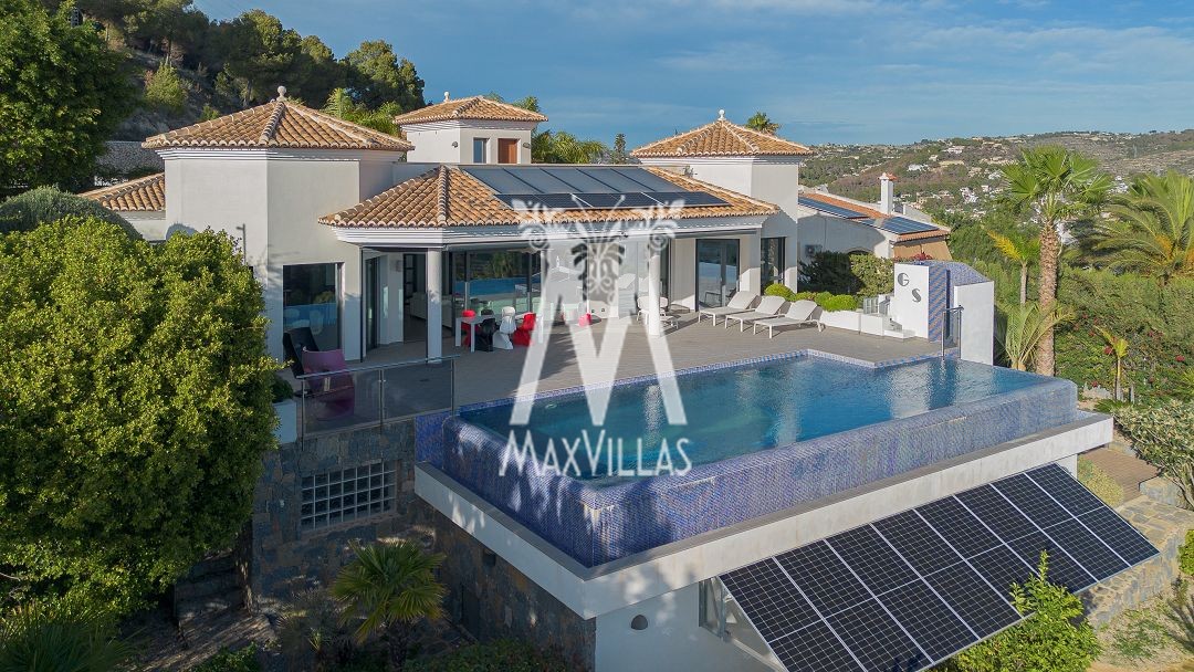 Panoramisch zeezicht en op de rots van Calpe - Max Villas